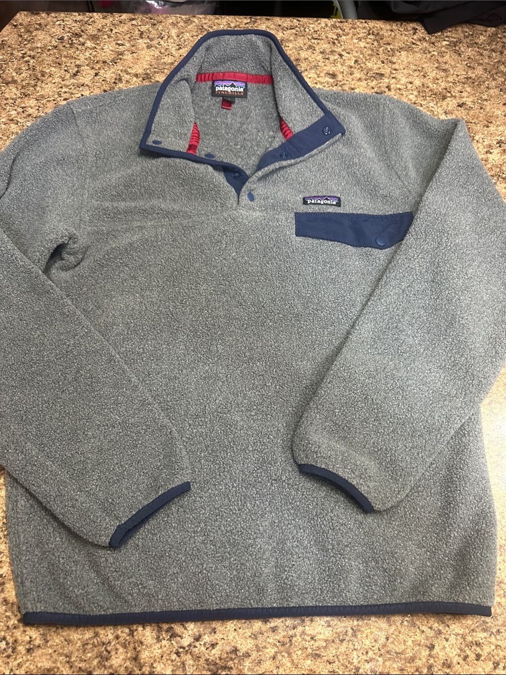 Men’s EUC Patagonia Heather Gray Fleece Pullover with Navy Accents Synchilla S